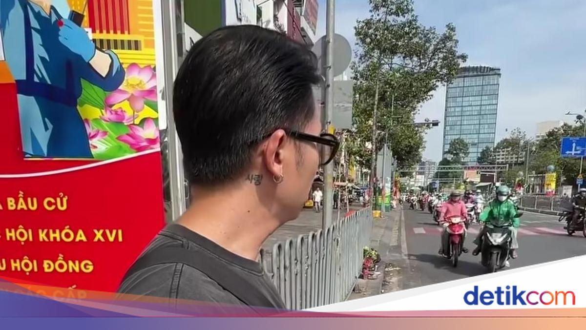 Ketika Rafael Tan Uji Nyali Menyeberang Jalan di Vietnam
