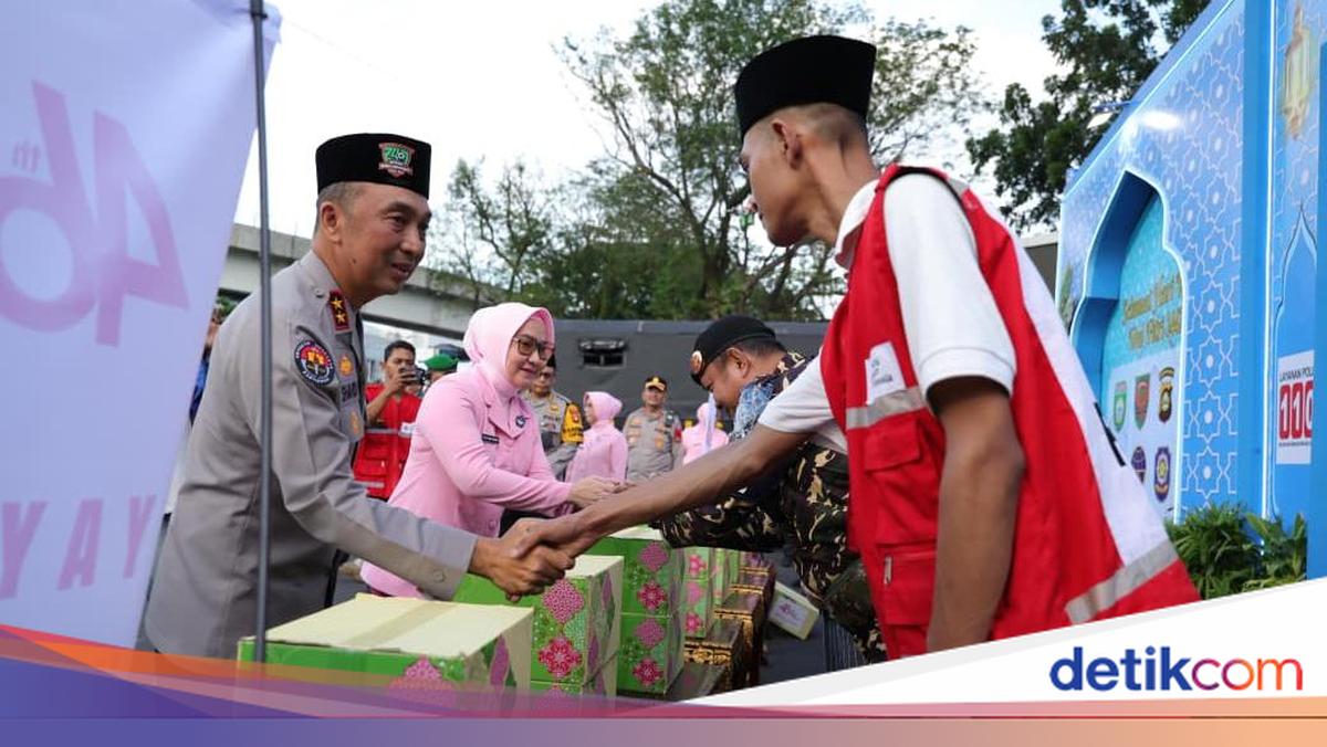 Kapolda Sumsel Cek Pospam Operasi Ketupat 2026, Bagikan Tali Asih-Takjil