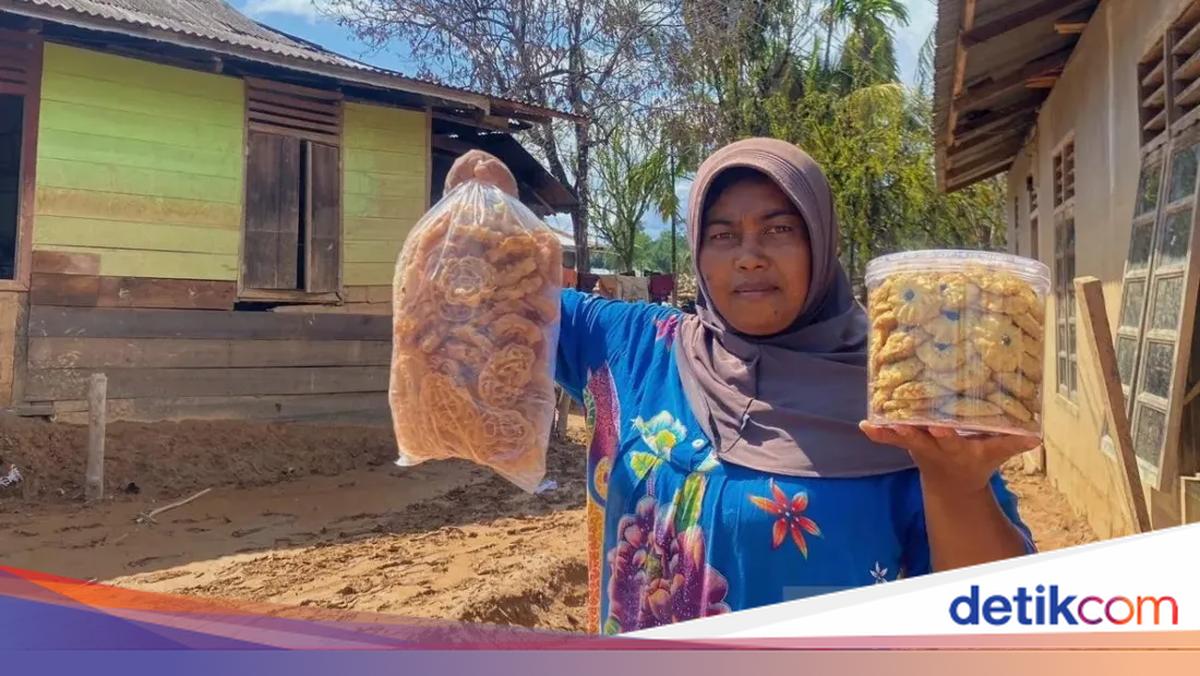 Semangat Ibu Korban Banjir Tapteng demi Anak Pakai Baju Baru Saat Lebaran
