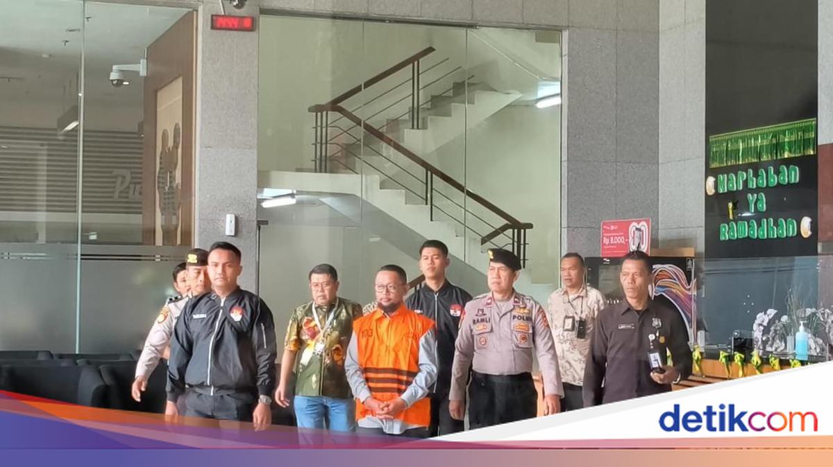 Ditahan KPK, Gus Alex Bantah Dapat Perintah Atur Kuota Haji dari Yaqut