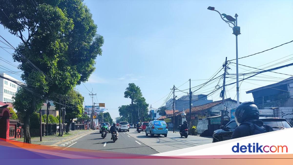 Hari Pertama Libur Lebaran, Lalin Jalan Raya Ciputat Arah Jakarta Lancar