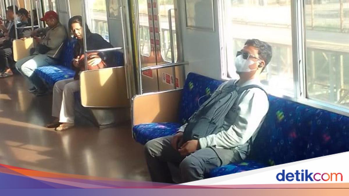 Momen Langka 'Green Line' Sekosong Ini, Bisa Pilih Duduk di KRL