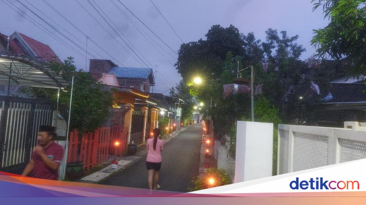 Api Colok Sambut Malam Songo, Warga di Bojonegoro Gelar Tradisi Colok-Colokan