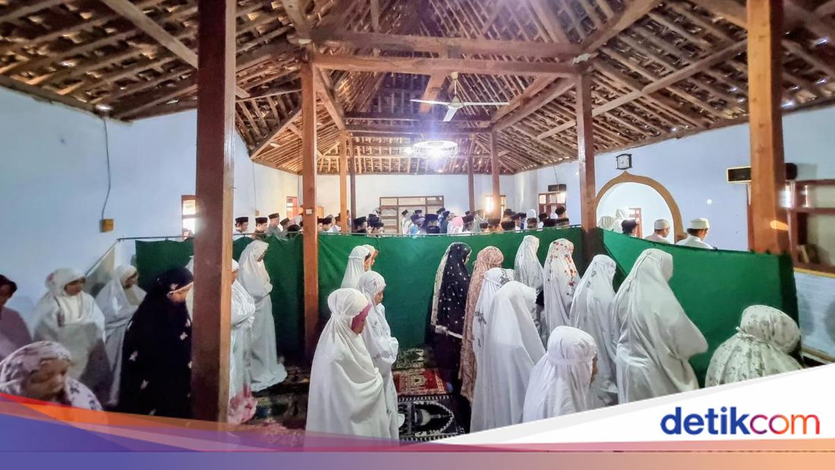 Jemaah Syathaariyah di Ponorogo Lebih Dulu Rayakan Idul Fitri dengan Metode Hisab Khusus