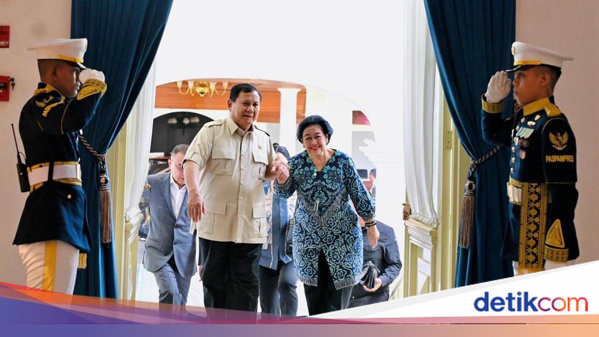Gandengan Tangan Prabowo dan Megawati Saat Berjumpa di Istana