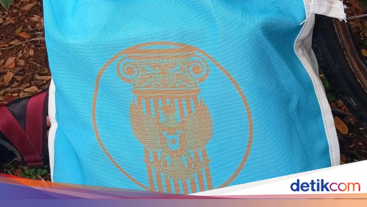 Melihat Isi Bingkisan untuk Warga di Open House Istana: Sembako-Uang THR