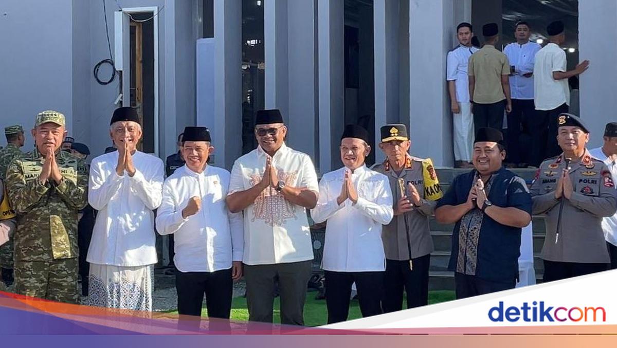 Lebaran, Menteri PU Kunjungi Warga Terkena Bencana di Aceh Tamiang