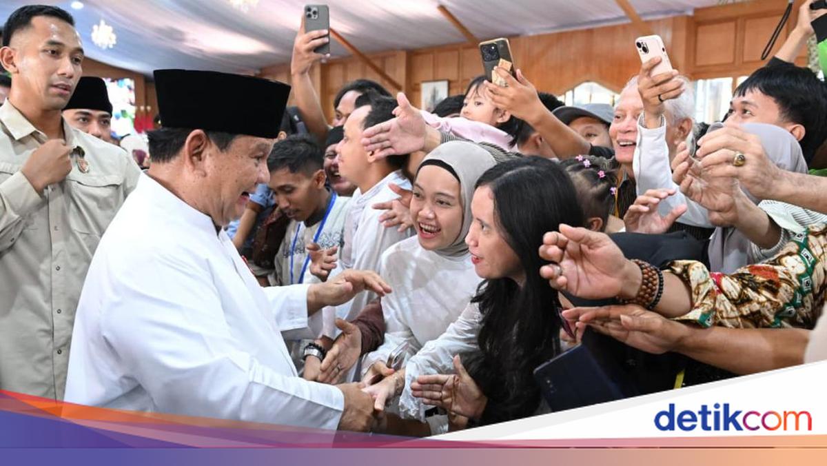 Haru Warga Saat Bertemu dan Salaman dengan Prabowo di Acara Open House