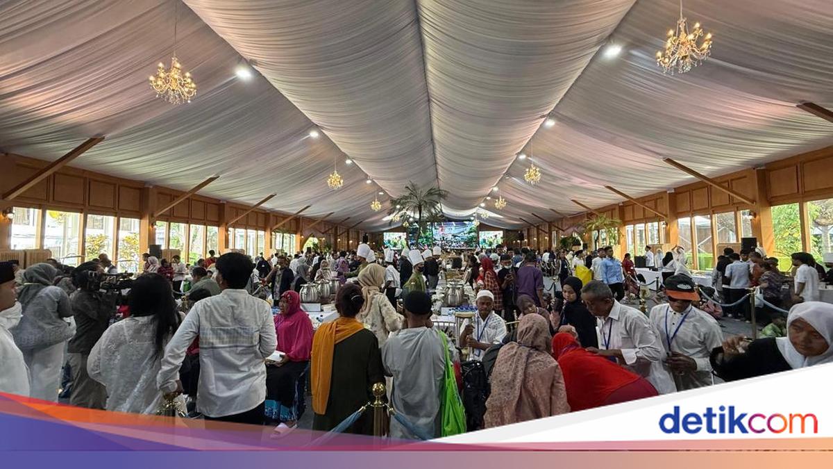 Open House Istana Dibuka, Warga Antusias Antre Sajian Lebaran