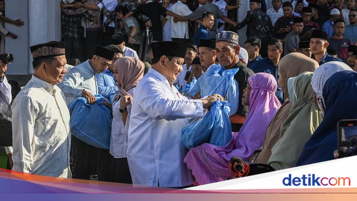 Momen Prabowo Sapa Warga di Aceh dan Jakarta Saat Hari Lebaran
