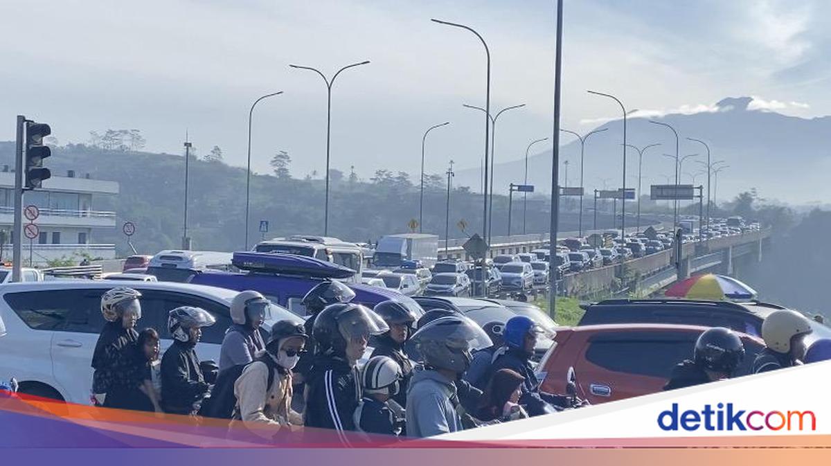 Kemacetan Parah Landa GT Parungkuda Tol Bocimi H+3 Lebaran, Merambat ke Jalan Arteri