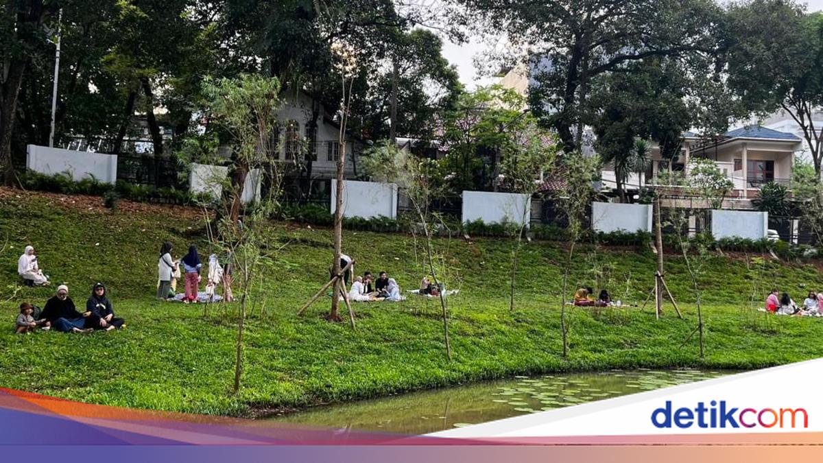 Suasana Taman Bendera Pusaka Jadi Wisata Piknik Saat Libur Lebaran