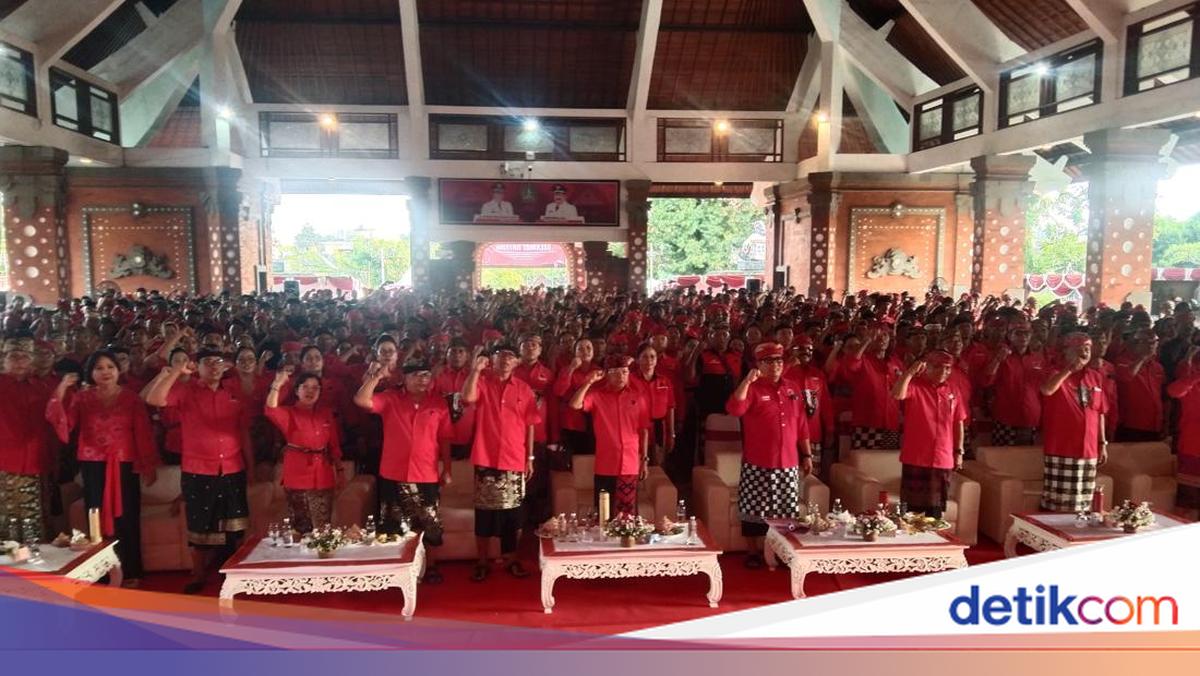 Api Marya Koster Lantik 5.058 Pengurus PDIP di Tabanan