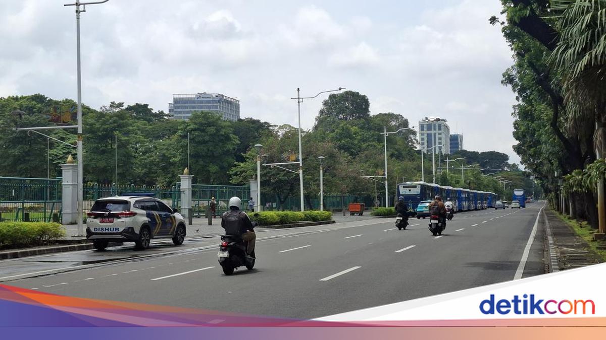 Usai Ditindak Dishub, Tak Ada Lagi Parkir Liar di Kawasan Monas Siang Ini