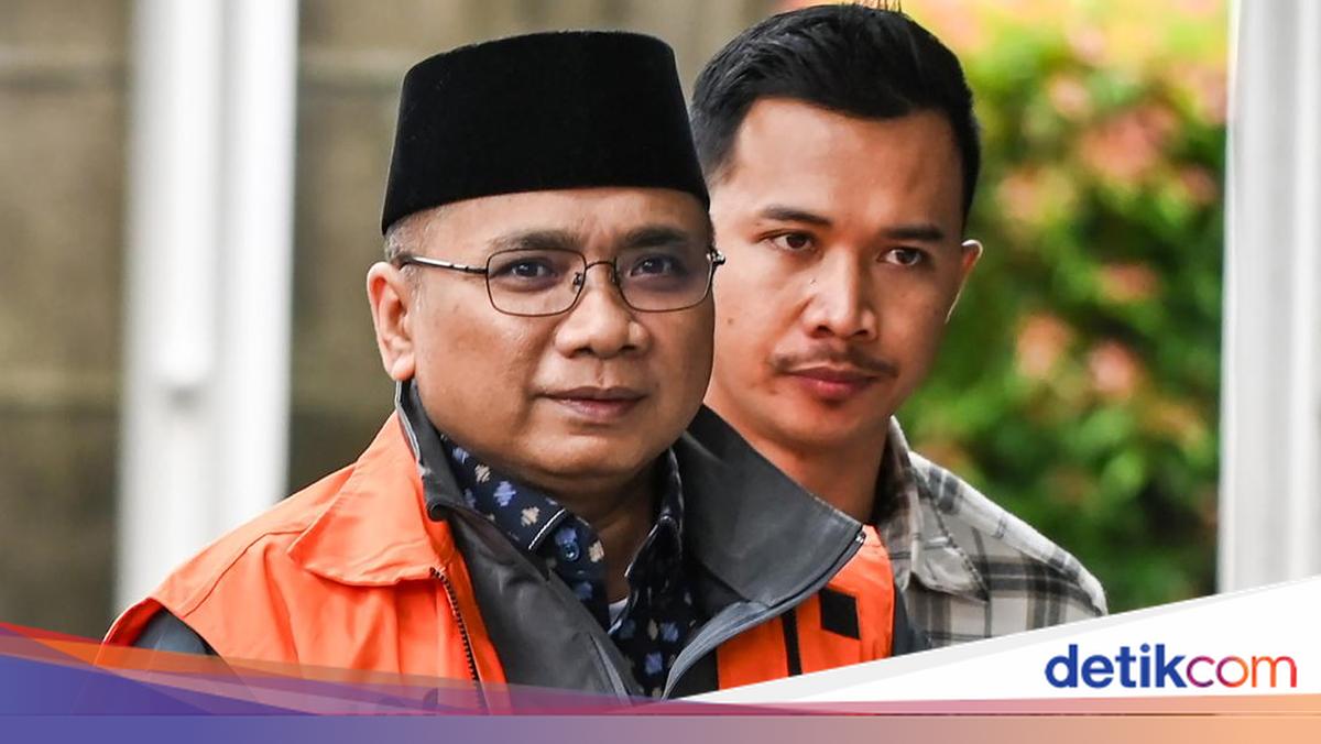 Kontras Antara Tahanan KPK dengan Yaqut yang Lebaran di Rumah