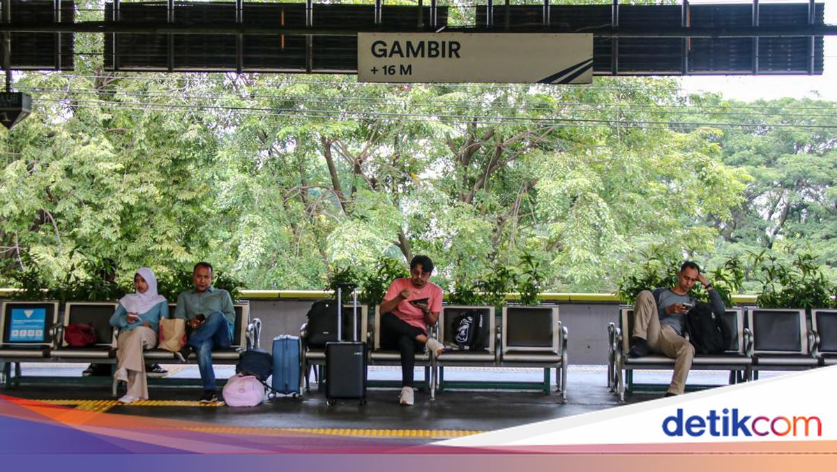 Stasiun Gambir Dulu dan Kini: Jejak Sejarah hingga Wacana KRL