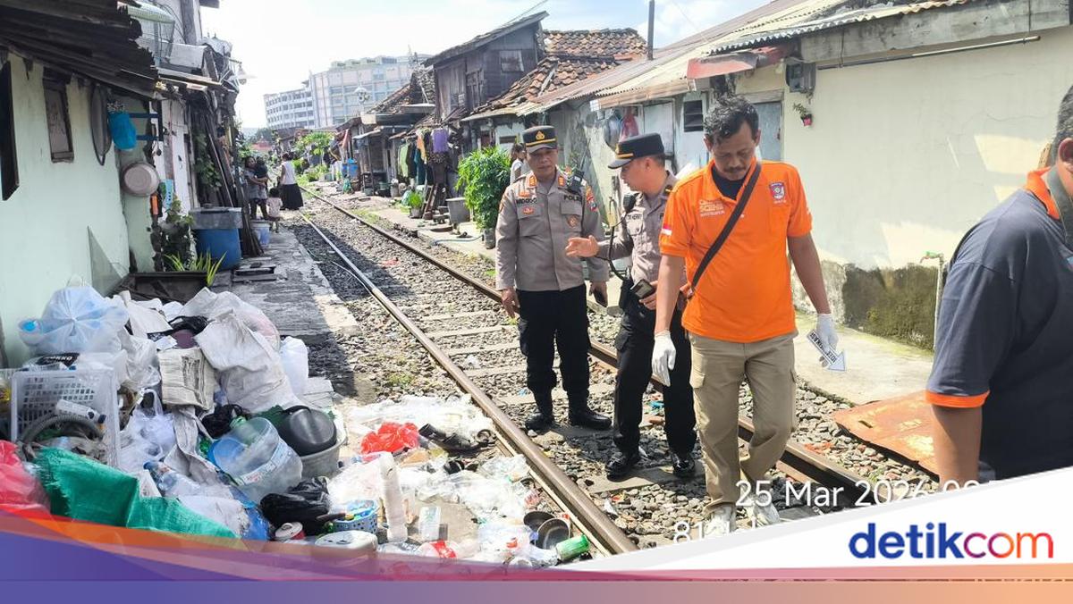 Seorang pria lansia bernama Roepijono (67) berhasil selamat setelah ditabrak kereta api (KA) dan sempat terseret di Jalan Dupak Timur 4, Surabaya. Berikut fakta-fakta di balik kecelakaan tersebut.

Via @detikjatim_
