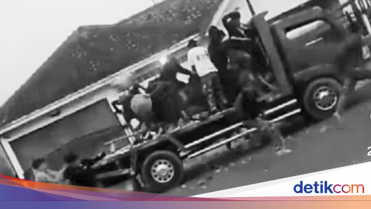 Bentrokan Antarkampung Pecah di Bogor, Berawal Saling Ejek saat Adu Kuluwung