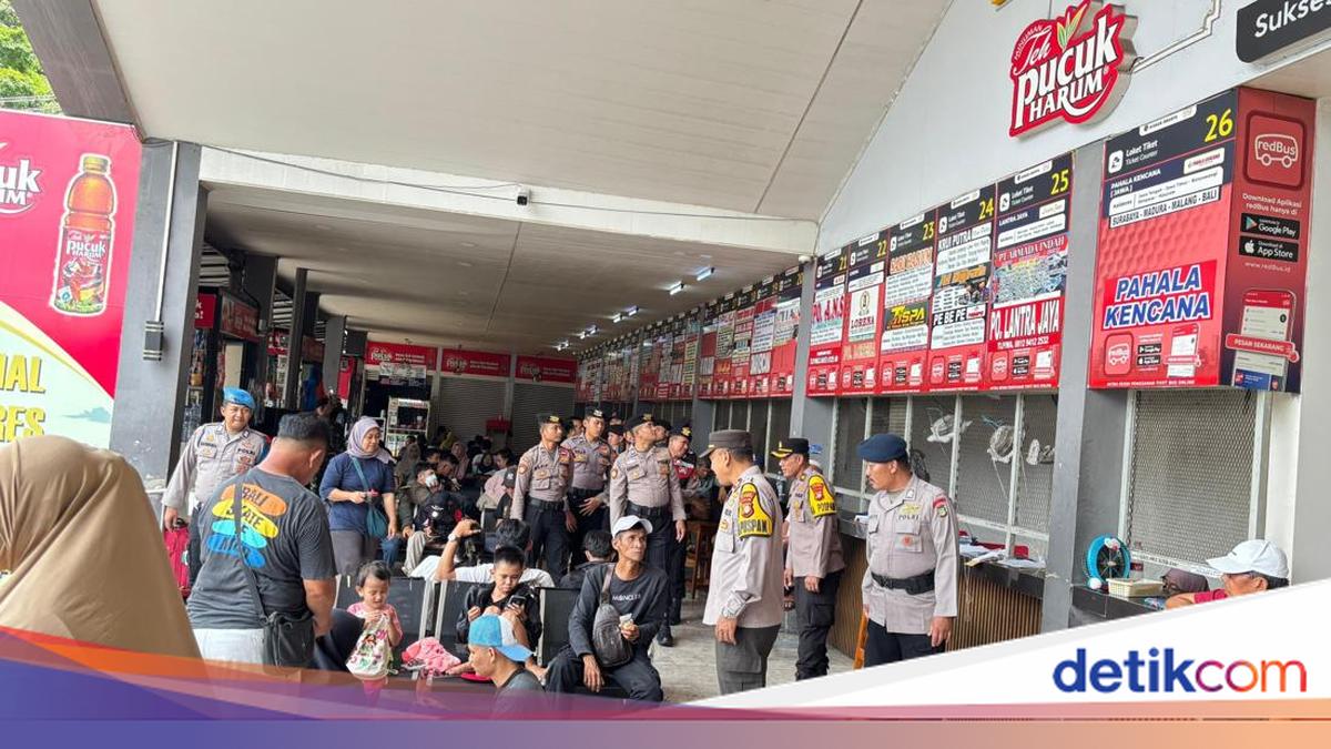 Brimob Polda Metro Patroli di Terminal Kalideres Antisipasi Lonjakan Arus Balik