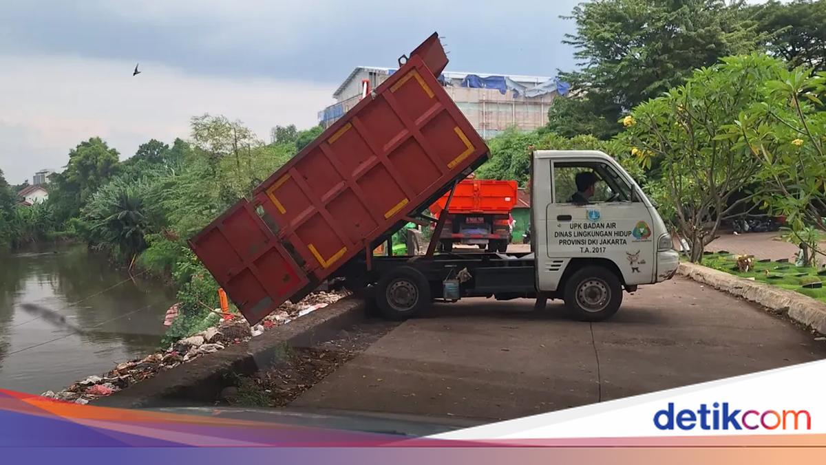 DLH DKI: Bantaran Kali di TPU Tanah Kusir Itu Penampungan Sampah Sementara