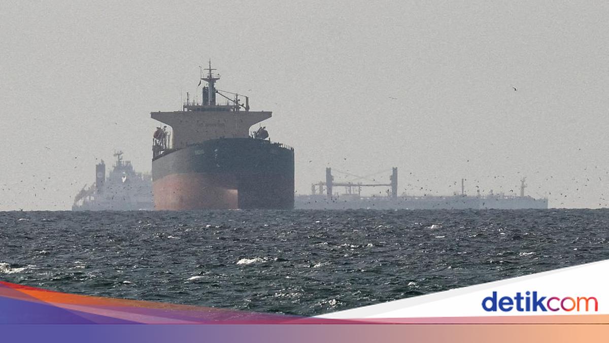 Iran Sita 2 Kapal Kargo di Selat Hormuz, Diduga Terkait Israel