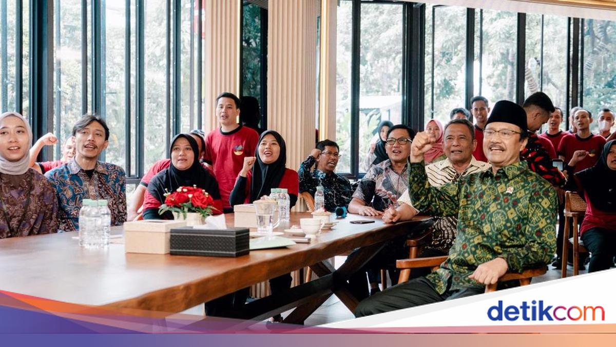 Kala Mensos Halalbihalal dengan Petugas Cleaning Service