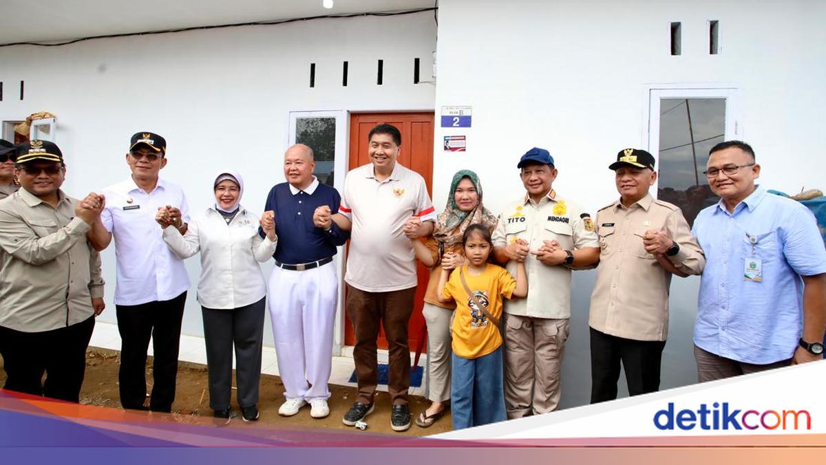 Serahkan 120 Huntap ke Penyintas Tapsel, Mendagri Puji Kesigapan Bupati