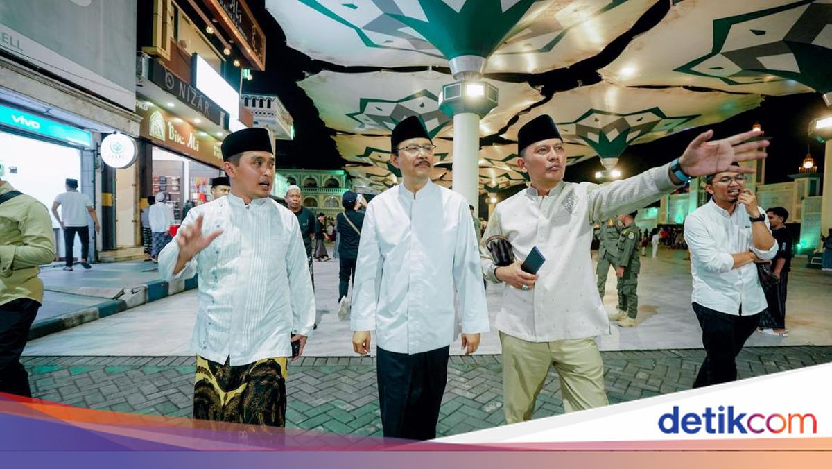 Ke Pasuruan, Gus Ipul Nikmati Indahnya Malam di Bawah Payung Madinah