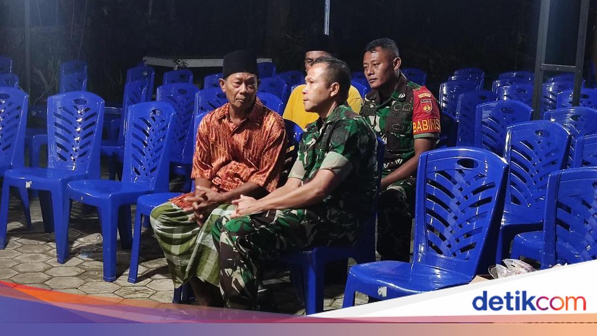 Praka Farizal Rhomadhon gugur saat menjalankan misi perdamaian dunia di bawah bendera United Nations Interim Force in Lebanon (UNIFIL). Sang ayah, Senam (60), mengungkap komunikasi terakhirnya dengan almarhum.

Via @detikjogja_