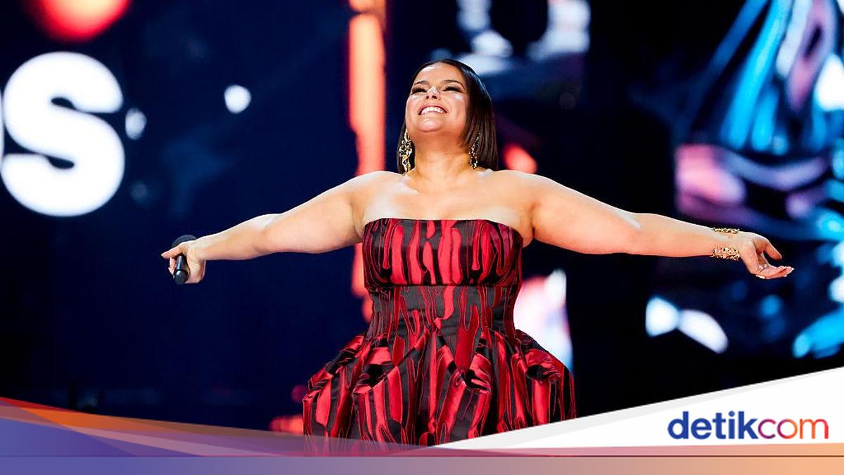 Nelly Furtado: Unfiltered Bikini Photo & No Plastic Surgery 2025