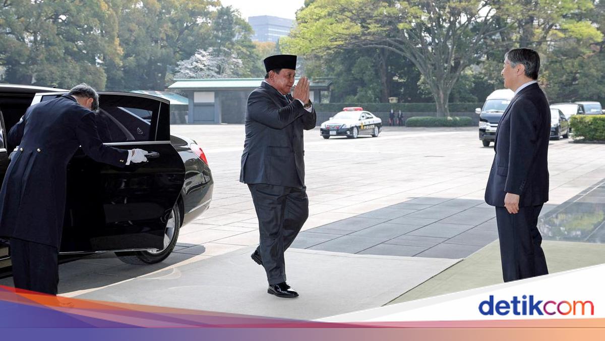Menlu Ungkap Isi Pertemuan 4 Mata Prabowo dan Kaisar Jepang