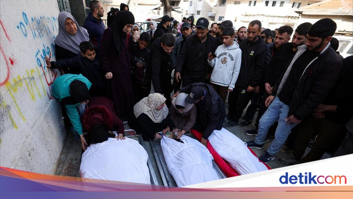 Israeli Strikes in Gaza Kill Four People