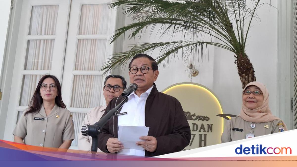 Pramono Ungkap Biang Kerok Gunungan Sampah di Kramat Jati Bikin Tembok Jebol