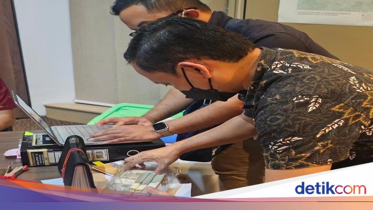 Kejagung Sita Duit Rp 1 M dari Kantor Samin Tan di Jakarta