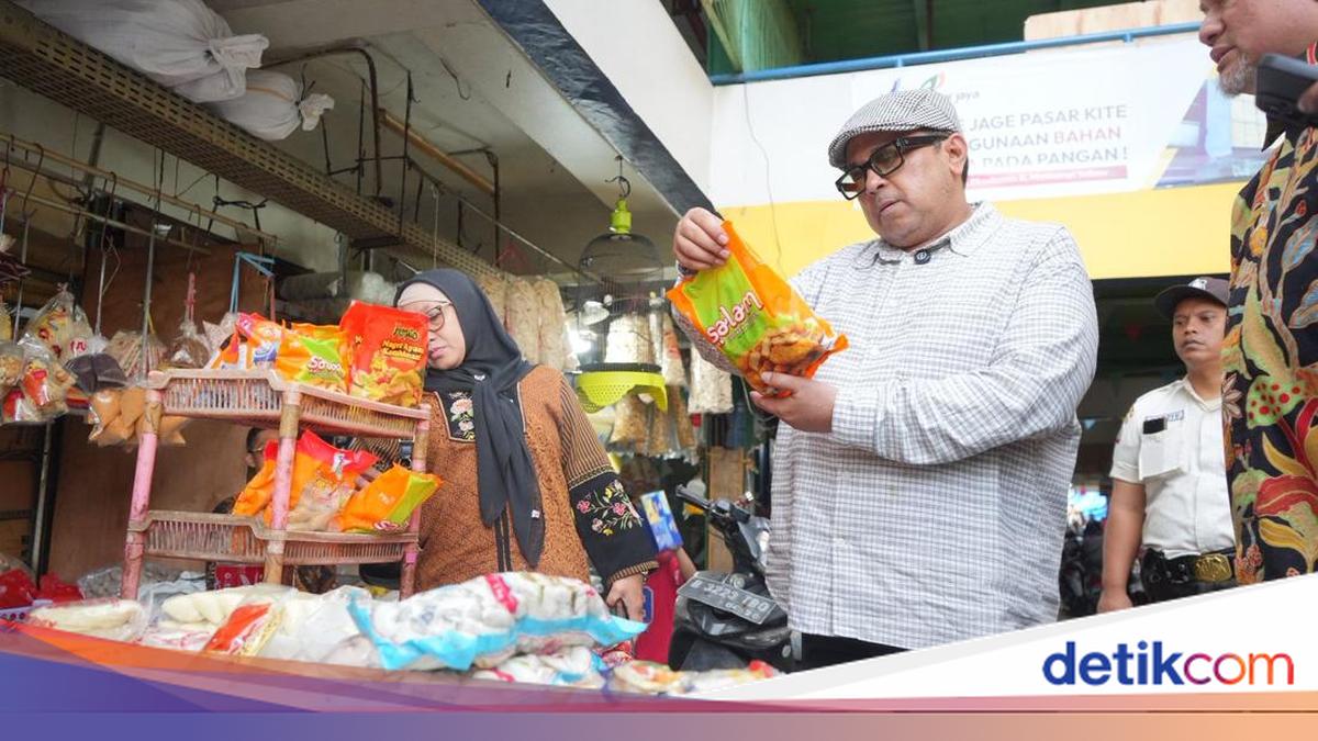 Sidak di Hari Libur, BPJPH Edukasi Pedagang Pasar soal Wajib Halal