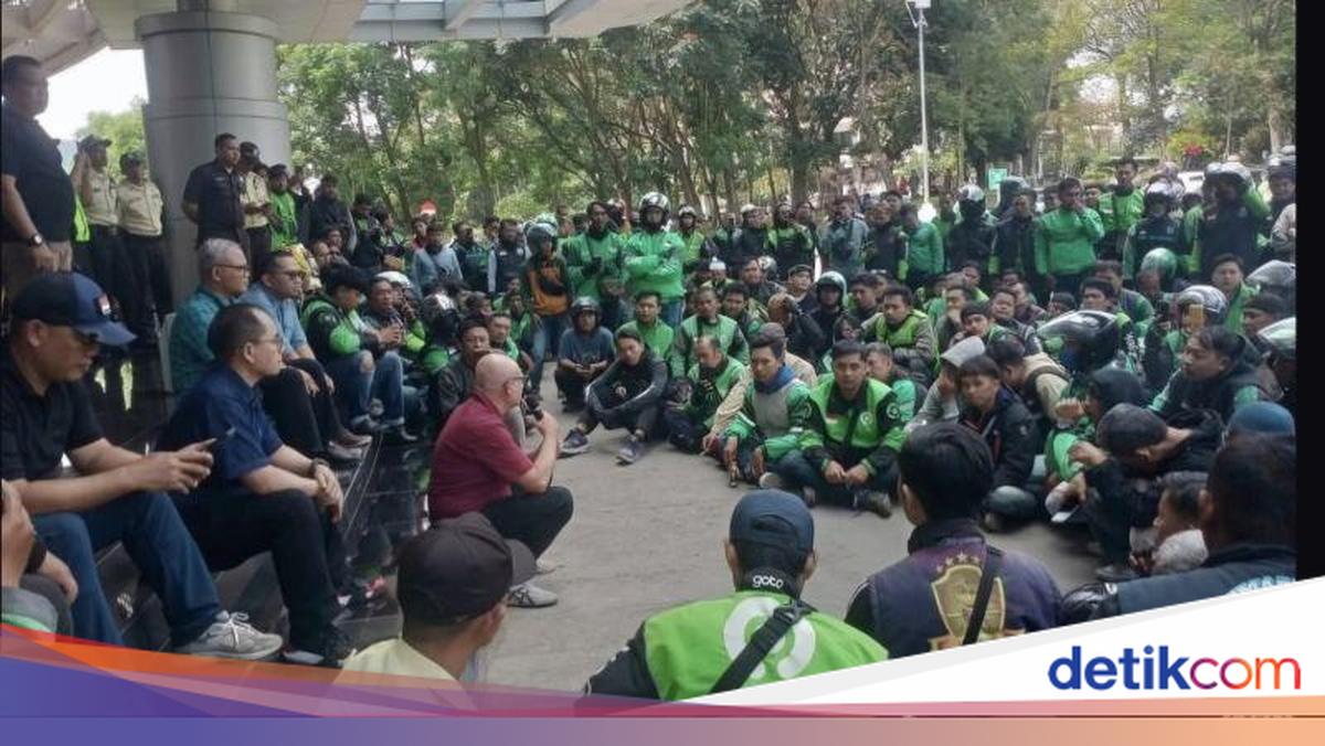 Ojol Protes Gerbang Kampus Jatinangor Pakai QR Code, Unpad Beri Penjelasan