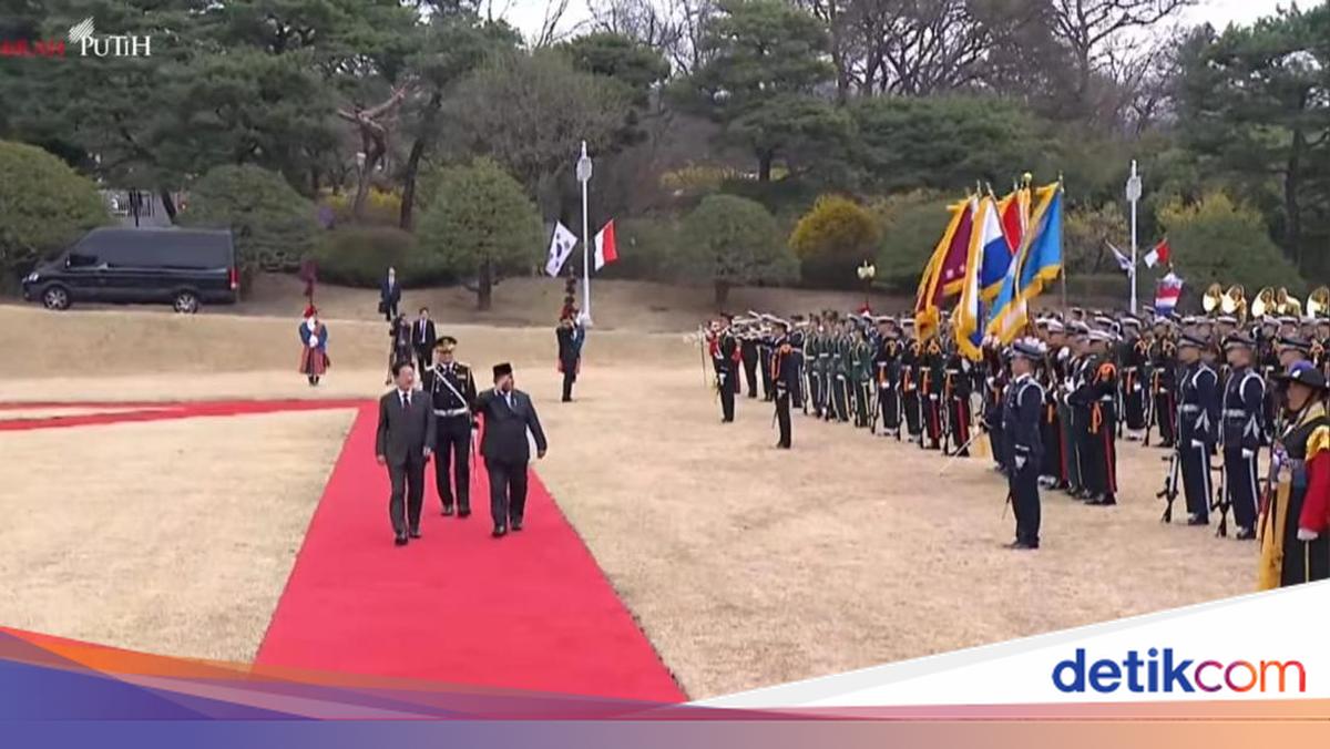 Prabowo Disambut Upacara Kenegaraan di Blue House Saat Bertemu Presiden Korsel