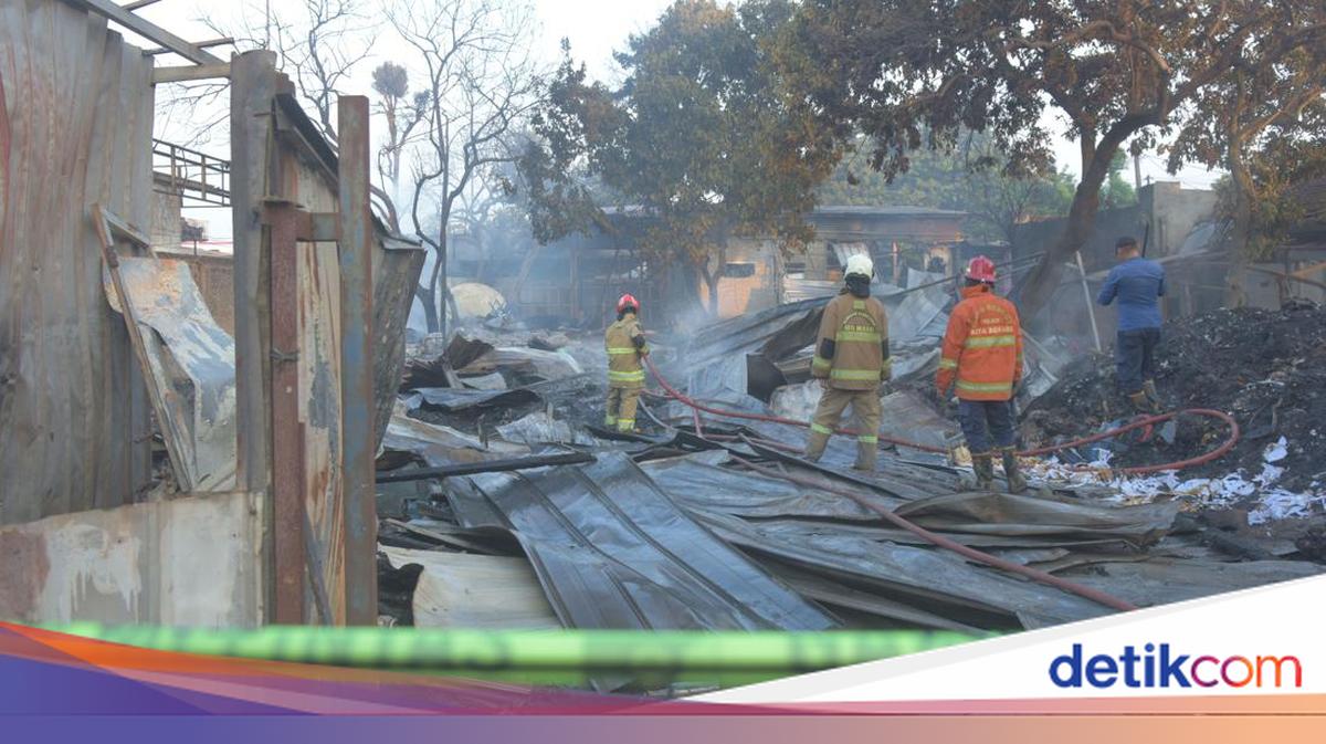 Korban Kebakaran SPBE Cimuning Tambah Jadi 22 Orang, 4 di Antaranya Tewas