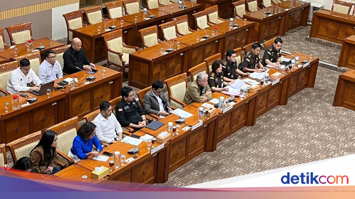 Divonis Bebas, Amsal Sitepu Ikuti Rapat Komisi III dan Kajari Karo di DPR