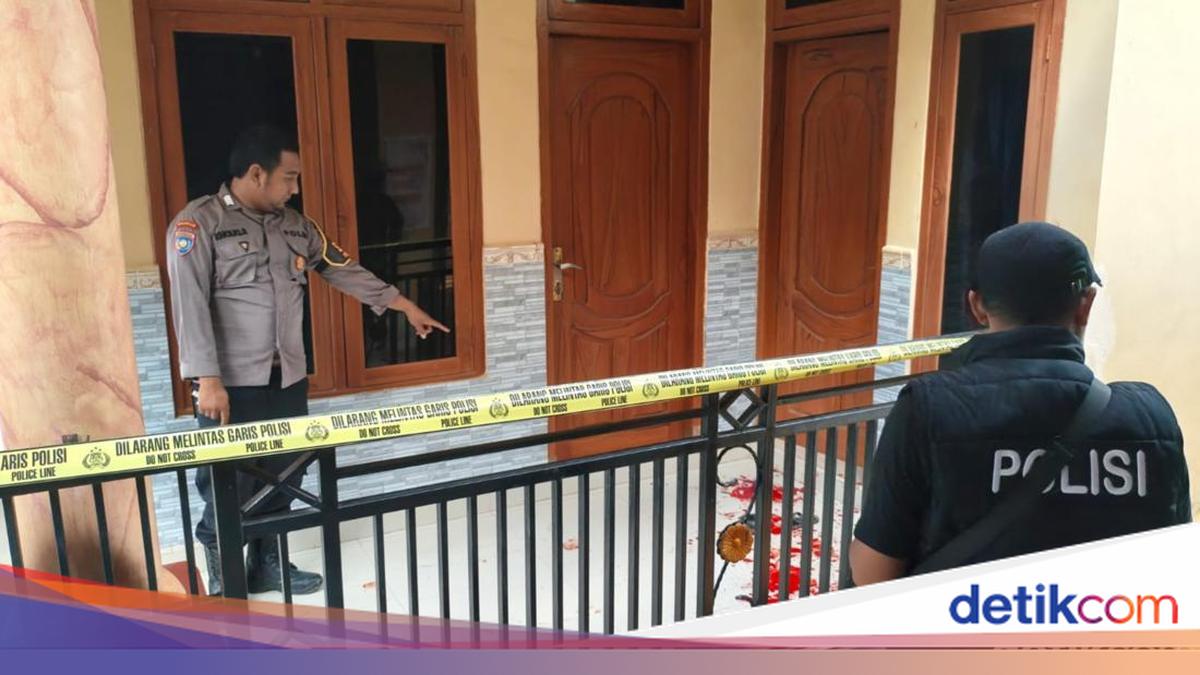 Monyet yang sebelumnya menyerang seorang balita hingga meninggal dunia di Kecamatan Pasean, Kabupaten Pamekasan, akhirnya mati setelah dibunuh oleh pemiliknya sendiri.

Via @detikjatim_