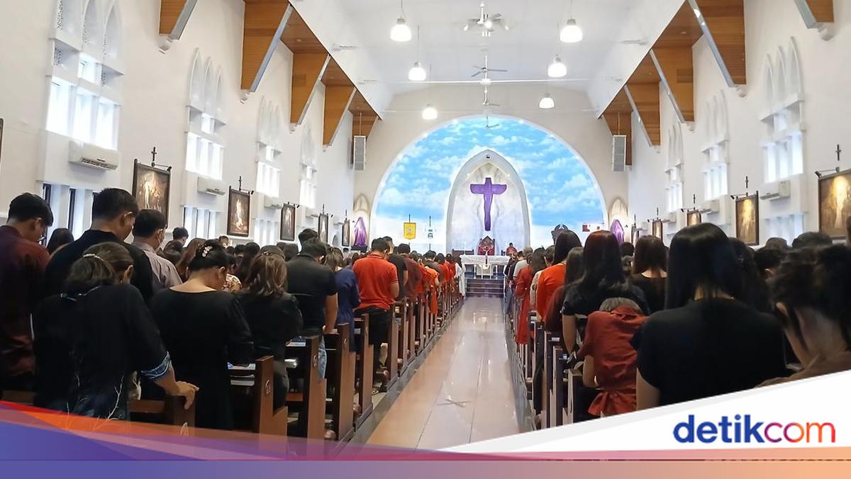 Toleransi saat Salat Jumat di Istiqlal Bareng Jumat Agung di Katedral