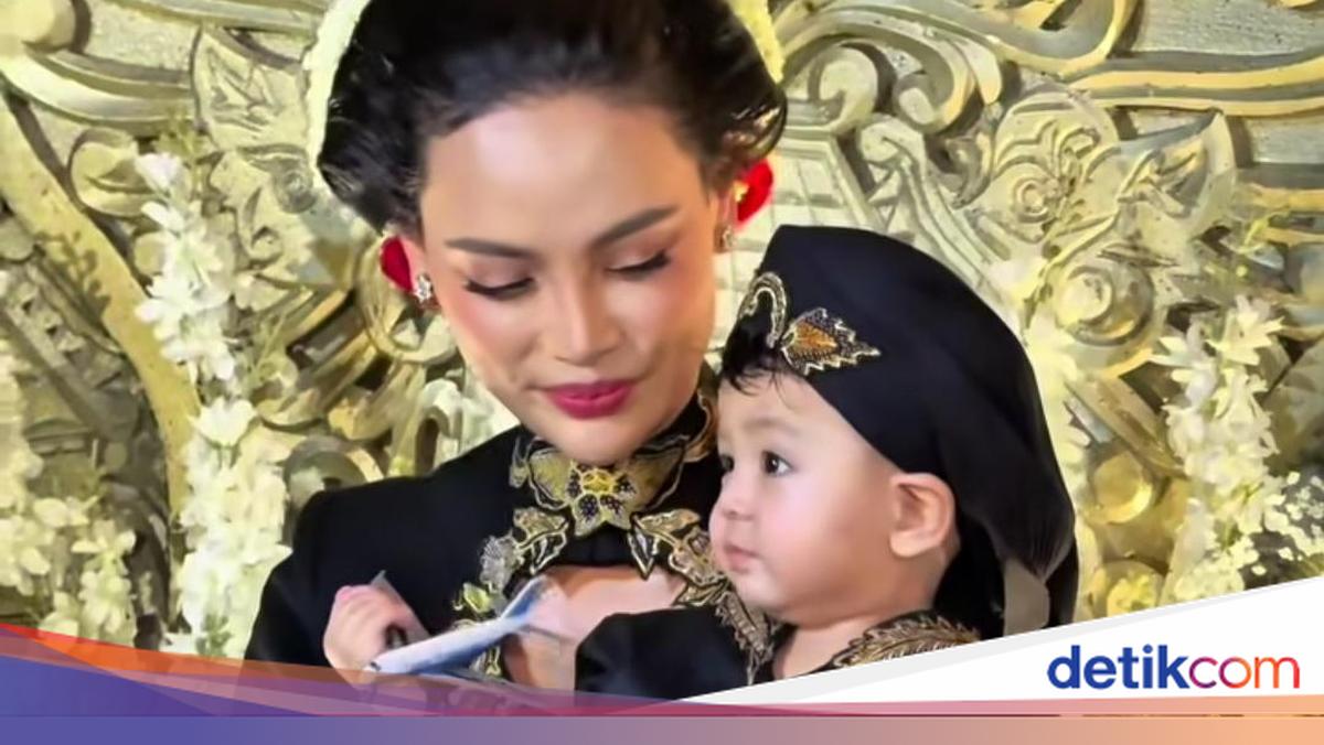 Erika Carlina Rasakan Berat Jadi Single Mom
