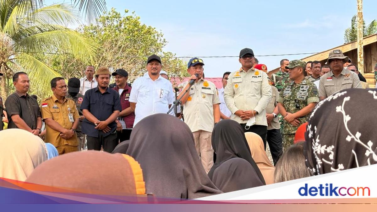 Tito Serahkan Bantuan-Serap Aspirasi Penyintas Bencana di Aceh Tamiang