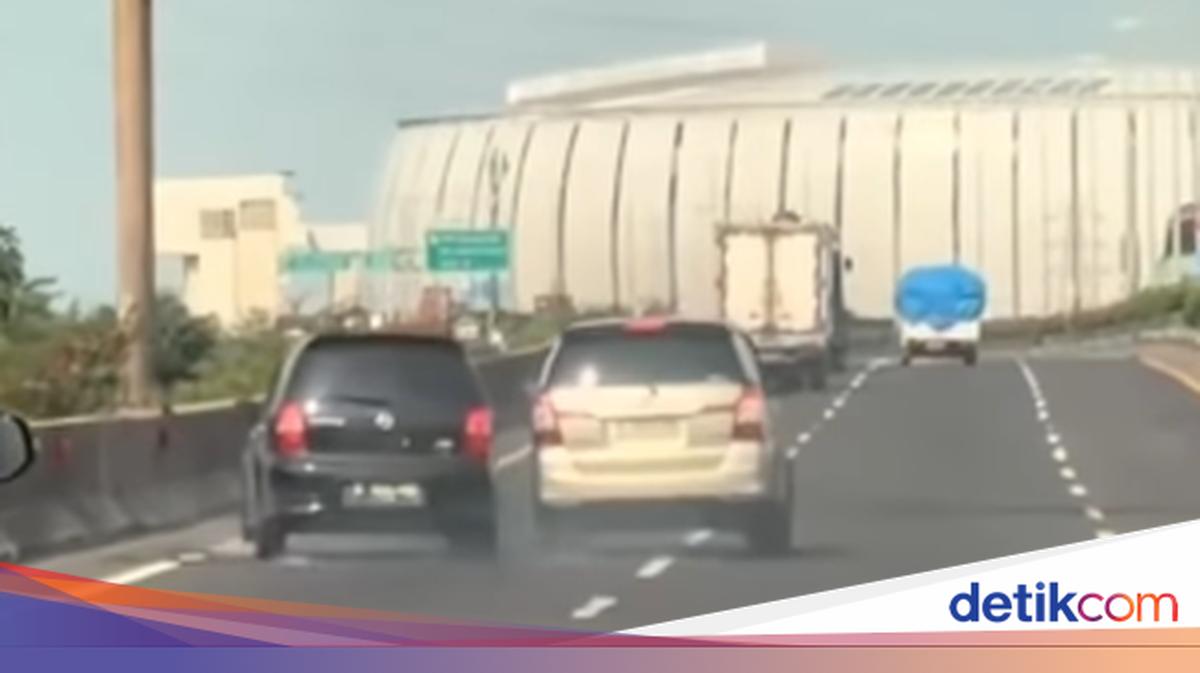 Kijang Innova vs Livina Senggol-senggolan di Tol Kemayoran!