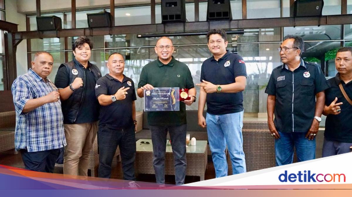 All Out Bantu Penanganan Bencana, Andre Rosiade Terima Medal of Honor