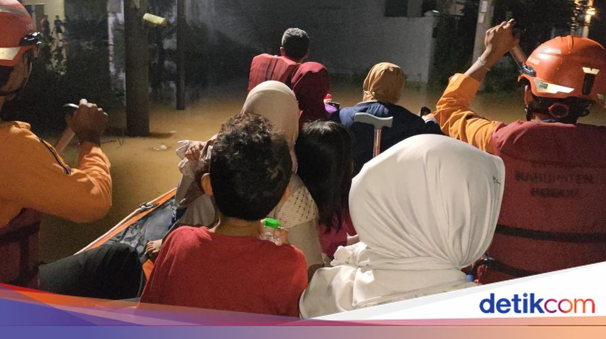 Banjir 2 Meter Rendam Perumahan di Bogor, 1.377 Warga Mengungsi dan Terdampak