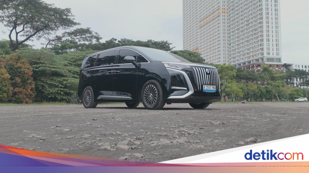 Bukan Mewahnya, 'Kartu As' Denza D9 Ini Bikin Alphard Iri