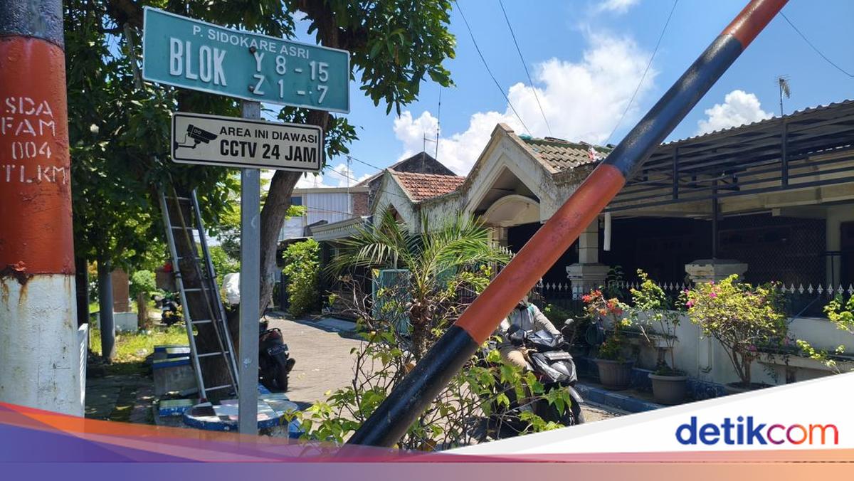 Viral Aksi Lansia Tutup Sepihak Jalan Perumahan di Sidokare Jatim