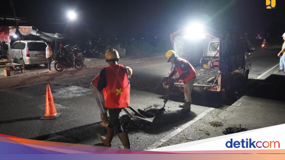 Terima Aduan Warga, Kementerian PU Perbaiki 21 Titik Jalan Cikopo-Sadang