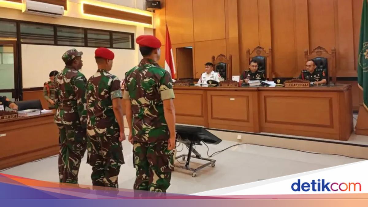 Urusan Lengan Seragam Prajurit di Sidang Pembunuhan Kacab Bank Disorot